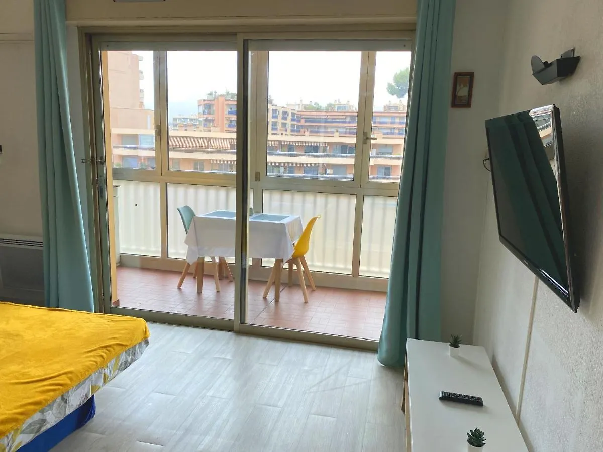 Appartement Coquet Logement Front De Mer Cagnes-sur-Mer