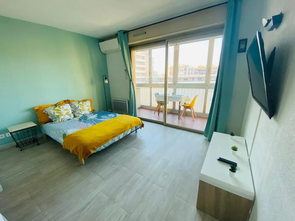 Coquet Logement Front De Mer Cagnes-sur-Mer France